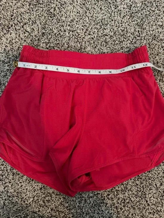 lululemon Hotty Hot HR 2.5” shorts - Picture 2 of 8